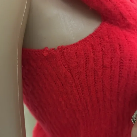 Vintage 70's turbn Hi-bulk Red orlon Sleeveless Sweater Vest Pom poms - Picture 5 of 5